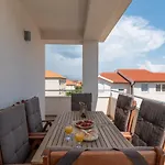 Luxury Sopra Apartment *