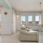 Luxury Sopra Apartment